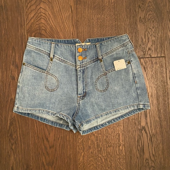 Free People- Jean Shorts - Picture 4 of 5